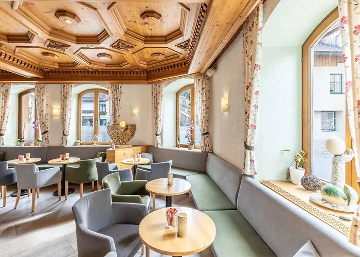 Post By Keyone Hotel 3*